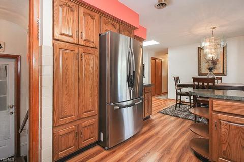 2032 E 37th St, Lorain, OH 44055 photo 5