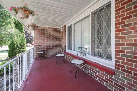 2032 E 37th St, Lorain, OH 44055 photo 2