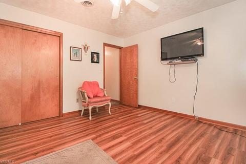 2032 E 37th St, Lorain, OH 44055 photo 12