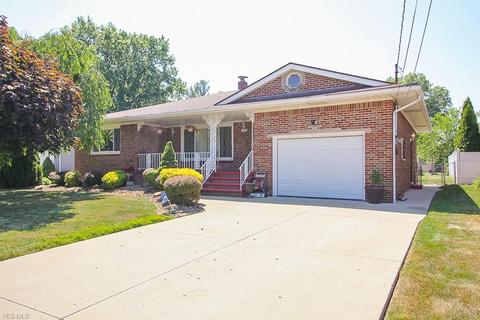 2032 E 37th St, Lorain, OH 44055 photo 1