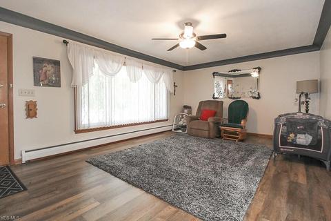 2032 E 37th St, Lorain, OH 44055 photo 3