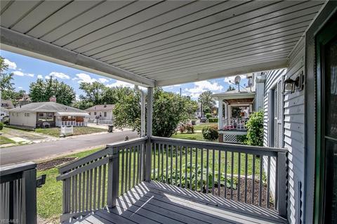 237 13th St, Elyria, OH 44035 photo 4