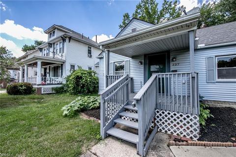237 13th St, Elyria, OH 44035 photo 2