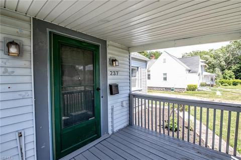 237 13th St, Elyria, OH 44035 photo 3