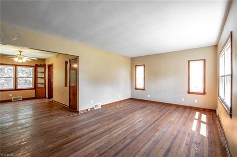 237 13th St, Elyria, OH 44035 photo 5