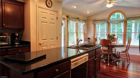 2829 Best Rd, Cambridge, OH 43725 photo 4