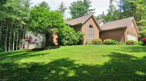 2829 Best Rd, Cambridge, OH 43725 photo 3