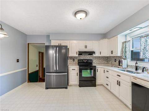 559 Mcentee Dr, Wadsworth, OH 44281 photo 6