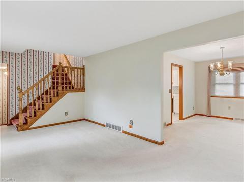 559 Mcentee Dr, Wadsworth, OH 44281 photo 4