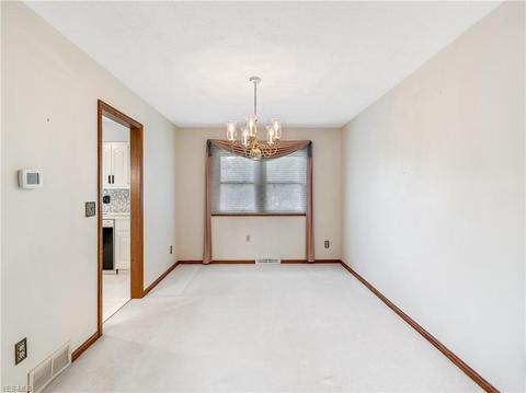 559 Mcentee Dr, Wadsworth, OH 44281 photo 3