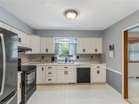 559 Mcentee Dr, Wadsworth, OH 44281 photo 7