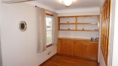 8317 Kenton Ave, Parma, OH 44129 photo 6