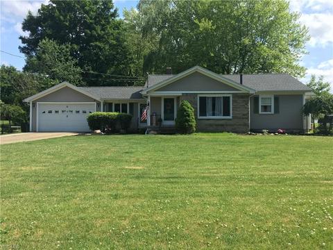 628 Holden Dr, Ashtabula, OH 44004 photo 2
