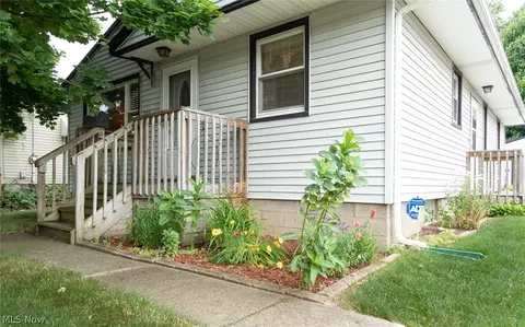 703 Evans Ave, Akron, OH 44310 photo 2