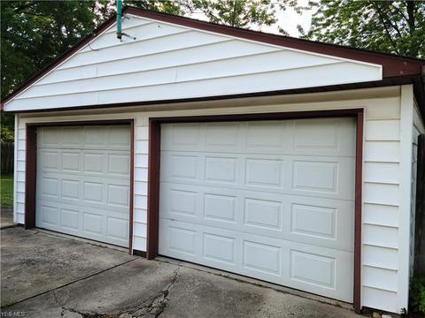 614 Purdue Ave, Elyria, OH 44035 photo 4