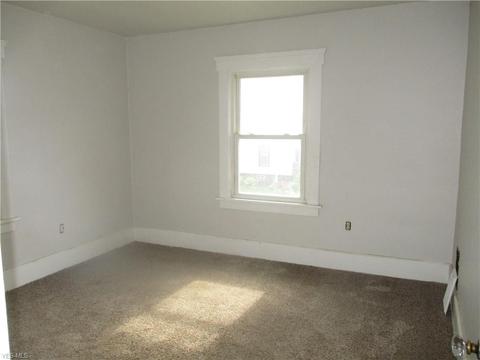 457 Kenyon Ave, Elyria, OH 44035 photo 9