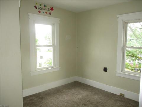 457 Kenyon Ave, Elyria, OH 44035 photo 10