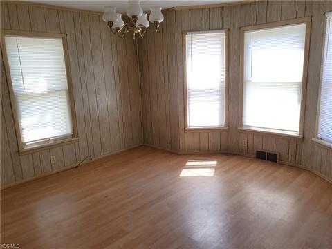 958 W 58th St, Ashtabula, OH 44004 photo 11
