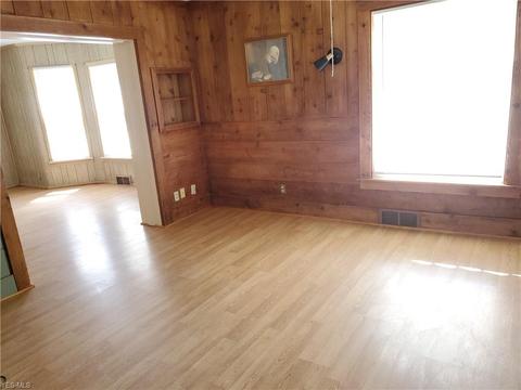 958 W 58th St, Ashtabula, OH 44004 photo 8