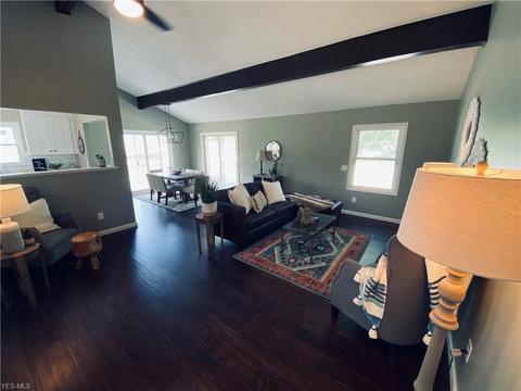 6061 Grace Ave, Elyria, OH 44035 photo 2