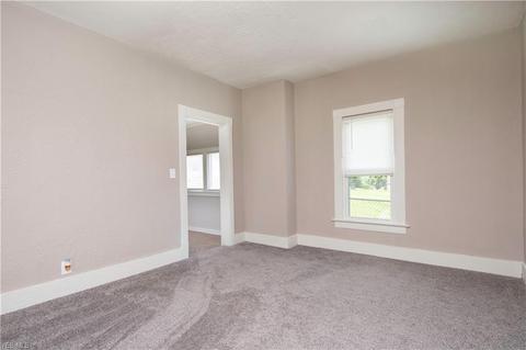 50 Moore St, Struthers, OH 44471 photo 11