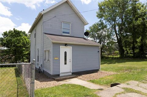 50 Moore St, Struthers, OH 44471 photo 3