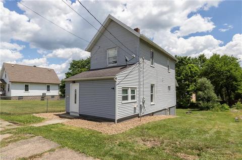 50 Moore St, Struthers, OH 44471 photo 1