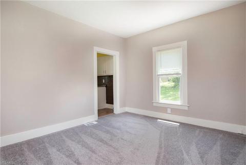 50 Moore St, Struthers, OH 44471 photo 10