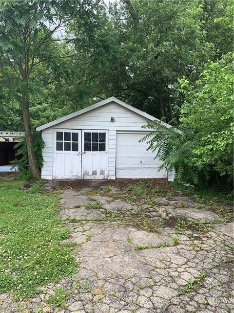 549 5th St, Struthers, OH 44471 photo 2