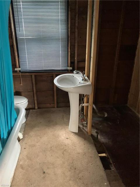 549 5th St, Struthers, OH 44471 photo 8