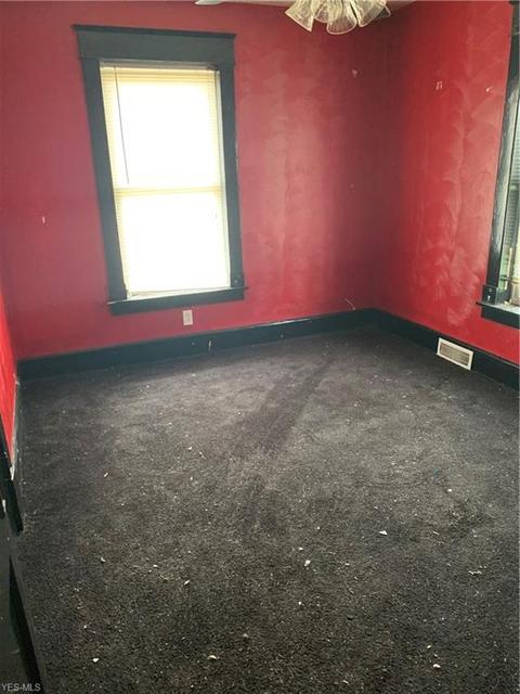 549 5th St, Struthers, OH 44471 photo 5