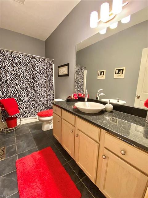 285 Maron Ln, Seven Hills, OH 44131 photo 8