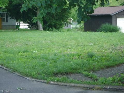 303 Mccrea Ave, Dennison, OH 44621 photo 1