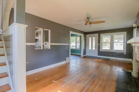 8458 Forestview Ave, Mentor, OH 44060 photo 3