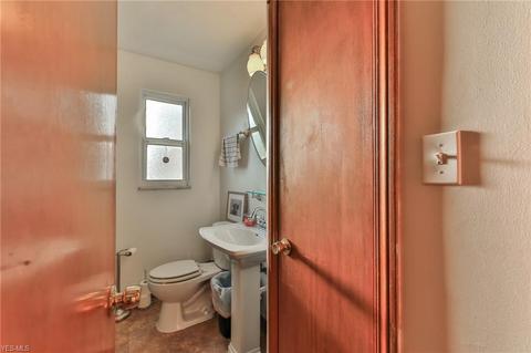 7801 Jameson Rd, Parma, OH 44129 photo 29