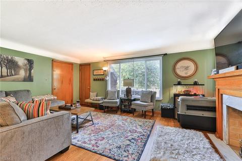 7801 Jameson Rd, Parma, OH 44129 photo 6
