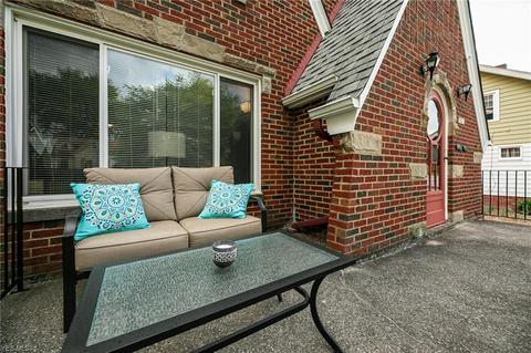 7801 Jameson Rd, Parma, OH 44129 photo 3