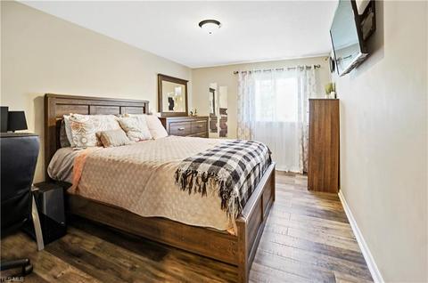 5809 Laurent Dr, Parma, OH 44129 photo 16