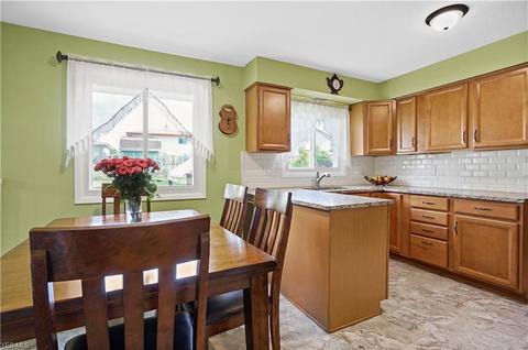 5809 Laurent Dr, Parma, OH 44129 photo 8