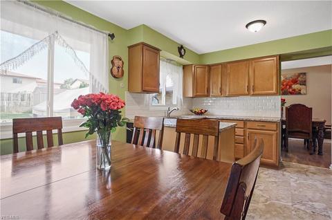 5809 Laurent Dr, Parma, OH 44129 photo 11