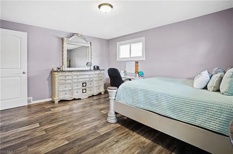 5809 Laurent Dr, Parma, OH 44129 photo 17
