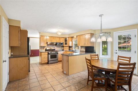 34261 S Side Park Dr, Solon, OH 44139 photo 6