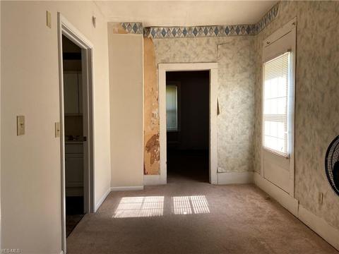 55 E Ashtabula St, Jefferson, OH 44047 photo 9