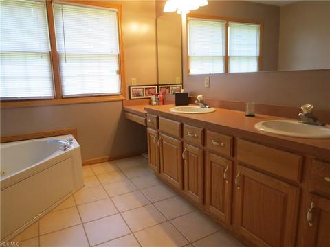 2745 Gingertree Dr, Ashtabula, OH 44004 photo 21