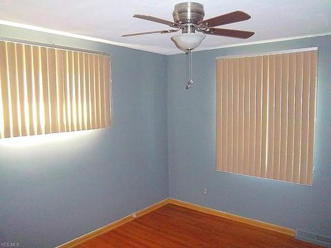 11464 Ronald Dr, Parma, OH 44130 photo 8