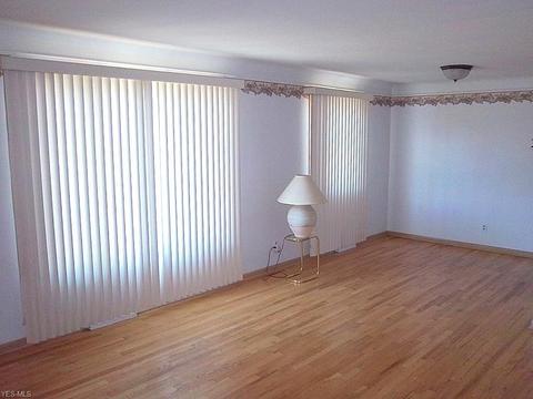11464 Ronald Dr, Parma, OH 44130 photo 6