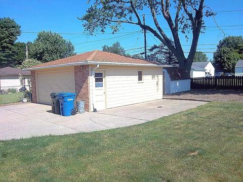 11464 Ronald Dr, Parma, OH 44130 photo 28