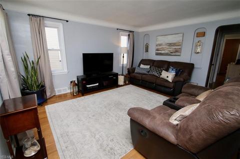 6312 Belmere Dr, Parma, OH 44129 photo 7
