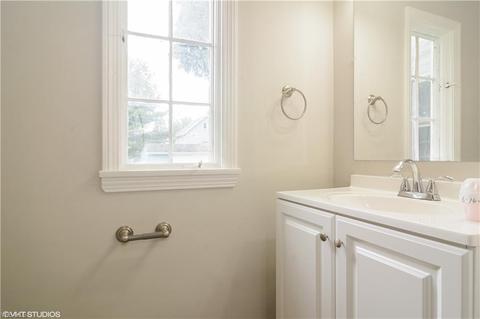 125 Eastern Heights Blvd, Elyria, OH 44035 photo 11