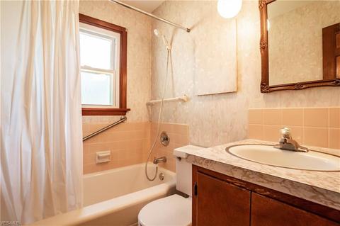 136 Lafayette, Elyria, OH 44035 photo 17